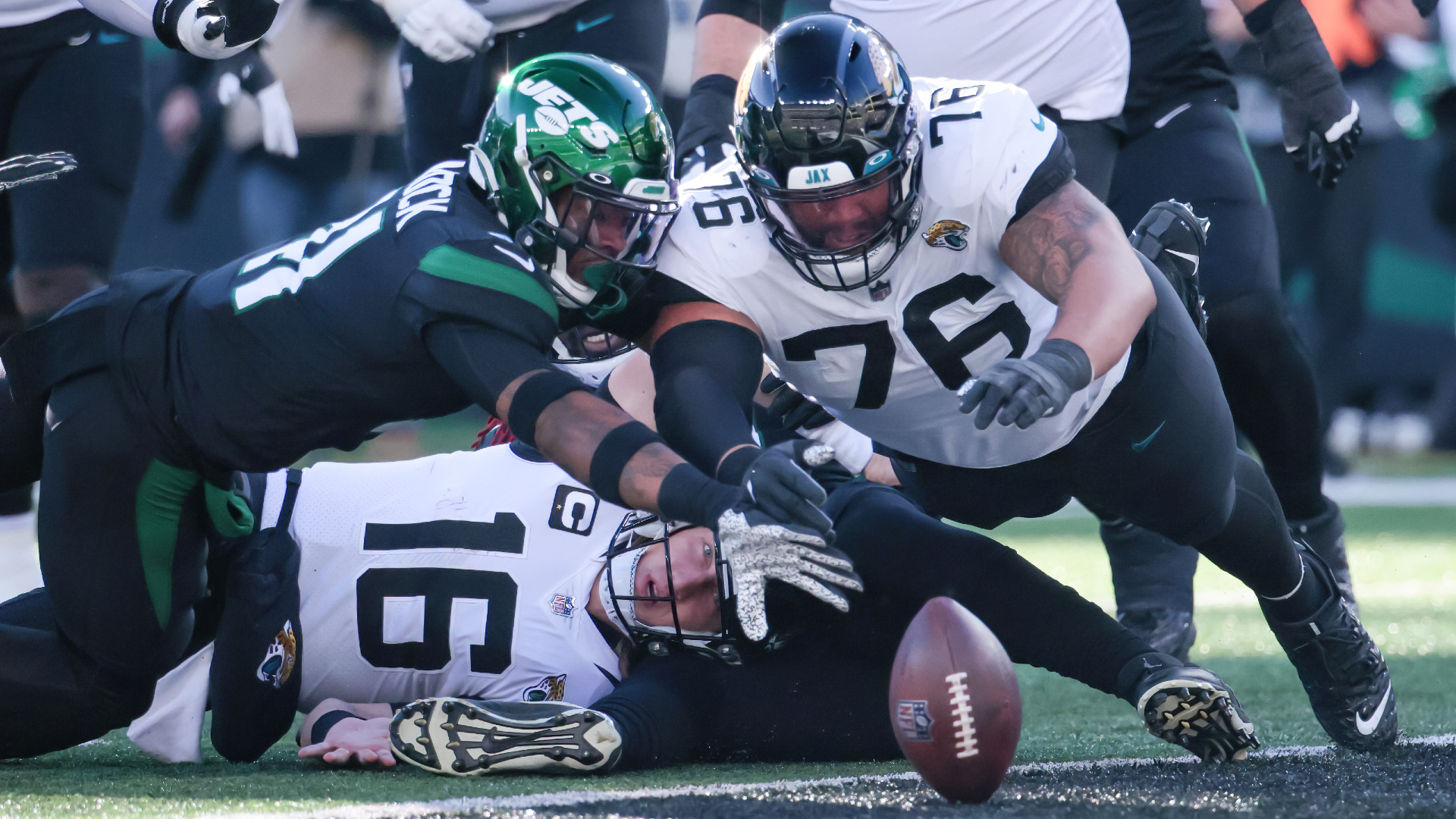 Updated 2022 NFL Draft Order: Jaguars Out-Tank Jets To Stay At No. 1; Giants In Mix To Move Up - Sporting News 2 Jets-Jaguars-Getty-FTR-122621